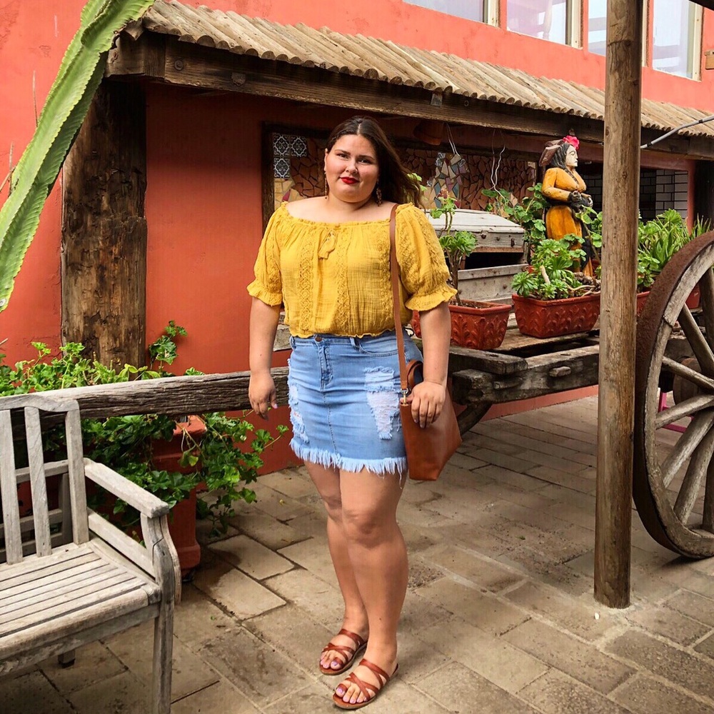 Plus Size AE Off the Shoulder Top - Picture 2 of 3